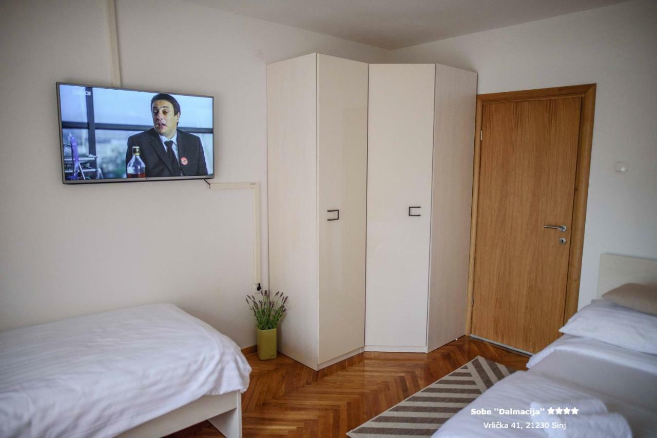 Apartment/Room "Dalmacija" Синь Экстерьер фото